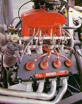 Il motore è un Ferrari 2.9 V8  da 300 cavalli. 